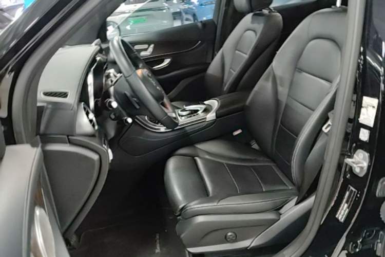 Used Mercedes-Benz GLC 2016 GLC 300 4MATIC Dynamic Model Left Front Seat