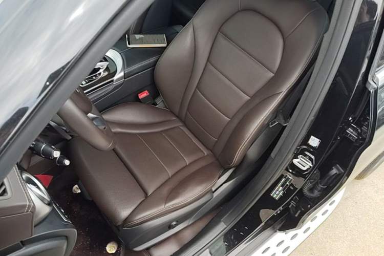 Used Mercedes-Benz GLC 2016 GLC 260 4MATIC Luxury Model Left Front Seat