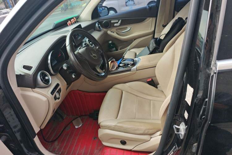 Used Mercedes-Benz GLC 2016 GLC 300 4MATIC Dynamic Model Left Front Seat