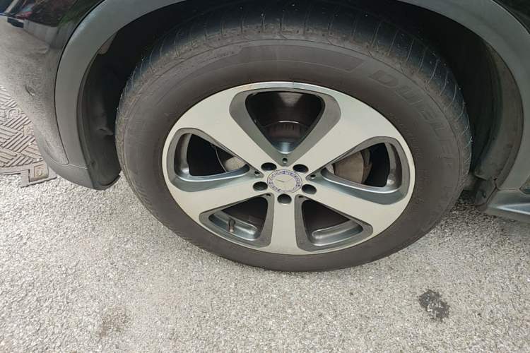 Used Mercedes-Benz GLC 2016 GLC 260 4MATIC Luxury Model Left Front Wheel Hub