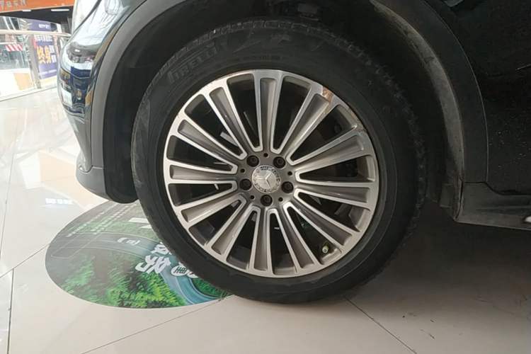 Used Mercedes-Benz GLC 2016 GLC 200 4MATIC Left Front Wheel Hub