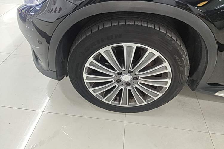 Used Mercedes-Benz GLC 2016 GLC 260 4MATIC Dynamic Edition Left Front Wheel Hub