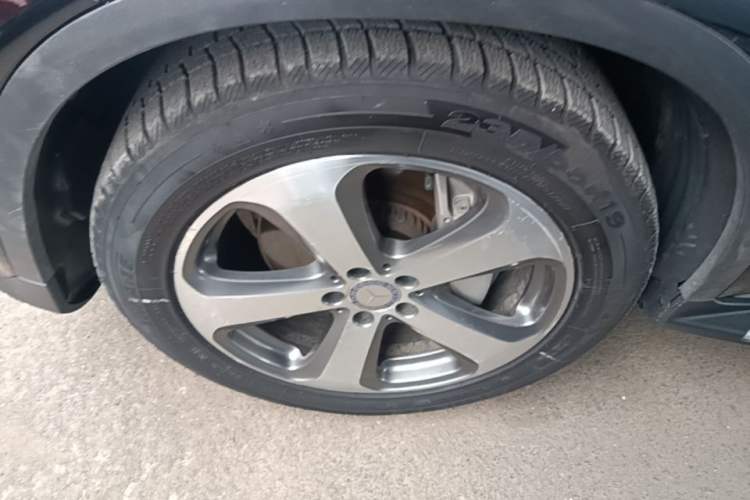 Used Mercedes-Benz GLC 2016 GLC 260 4MATIC Luxury Model Left Front Wheel Hub