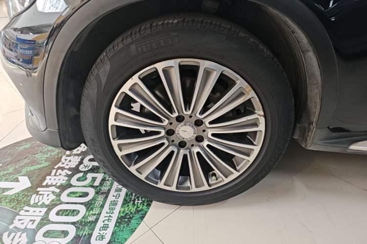 Used Mercedes-Benz GLC 2016 GLC 200 4MATIC Left Front Wheel Hub