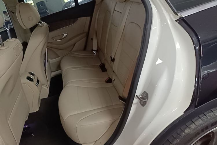 Used Mercedes-Benz GLC 2016 GLC 300 4MATIC Dynamic Model Left Rear Seat