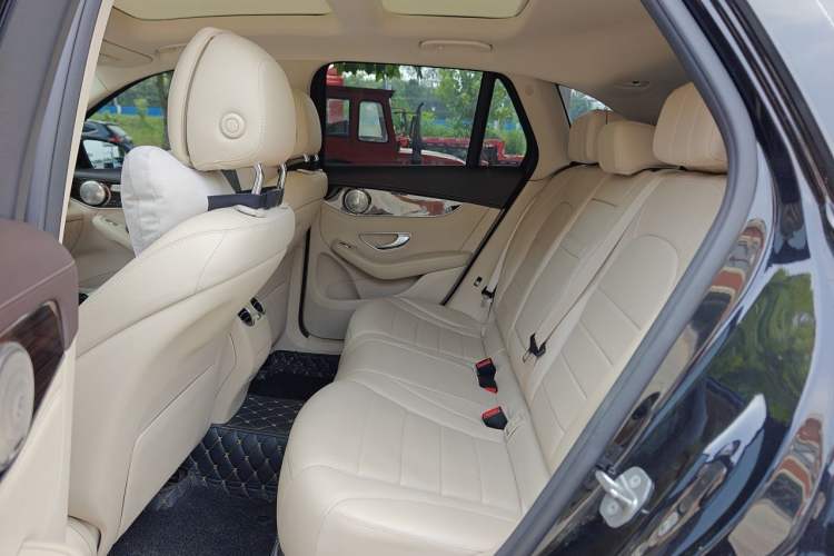 Used Mercedes-Benz GLC 2016 GLC 260 4MATIC Luxury Model Left Rear Seat