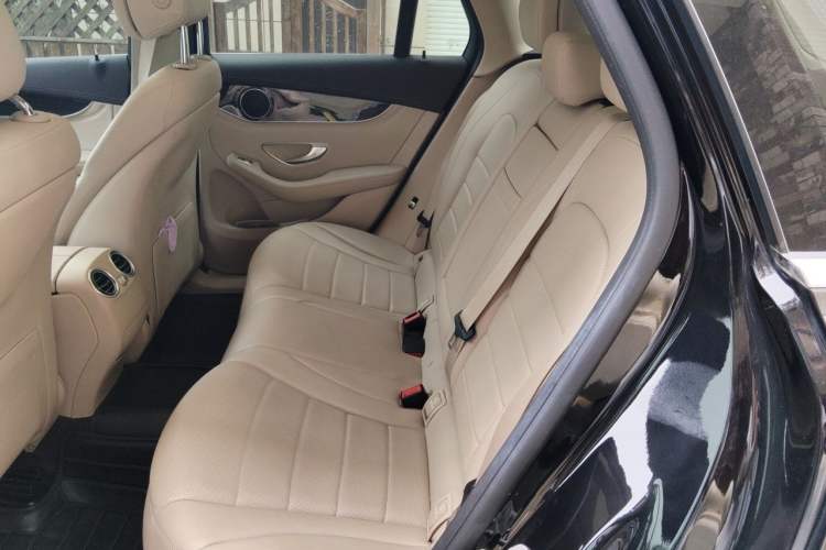 Used Mercedes-Benz GLC 2016 GLC 260 4MATIC Luxury Model Left Rear Seat