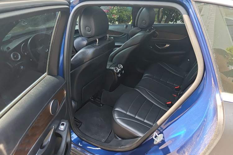 Used Mercedes-Benz GLC 2016 GLC 300 4MATIC Dynamic Model Left Rear Seat