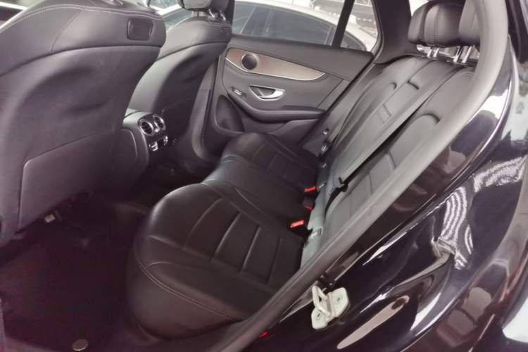 Used Mercedes-Benz GLC 2016 GLC 300 4MATIC Dynamic Model Left Rear Seat