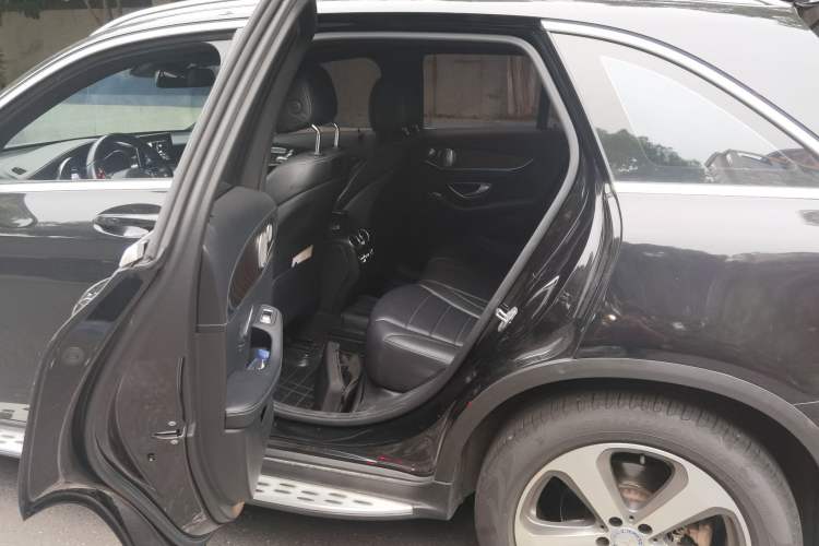Used Mercedes-Benz GLC 2016 GLC 300 4MATIC Luxury Model Left Rear Seat