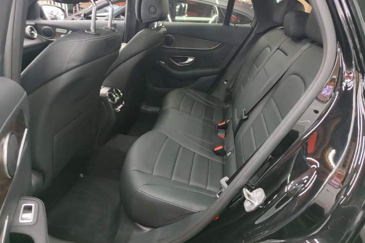 Used Mercedes-Benz GLC 2016 GLC 300 4MATIC Dynamic Model Left Rear Seat