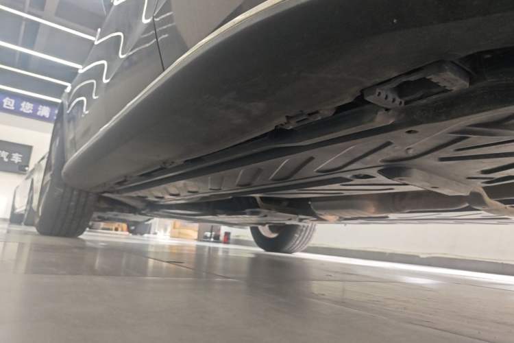 Used Mercedes-Benz GLC 2016 GLC 300 4MATIC Dynamic Model Left Side Sill
