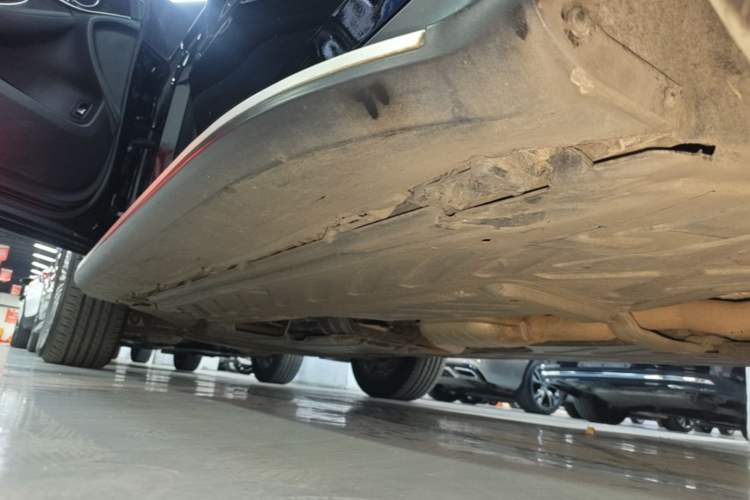 Used Mercedes-Benz GLC 2016 GLC 260 4MATIC Dynamic Edition Left Side Sill