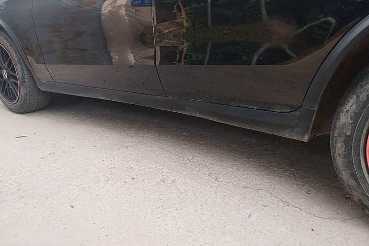 Used Mercedes-Benz GLC 2016 GLC 260 4MATIC Dynamic Edition Left Side Sill