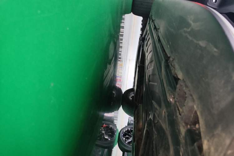 Used Mercedes-Benz GLC 2016 GLC 300 4MATIC Dynamic Model Left Side Sill