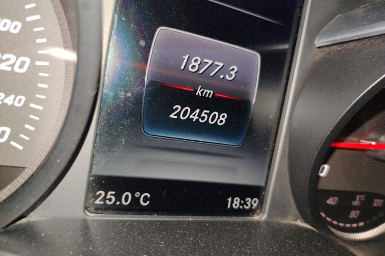 Used Mercedes-Benz GLC 2016 GLC 300 4MATIC Dynamic Model
