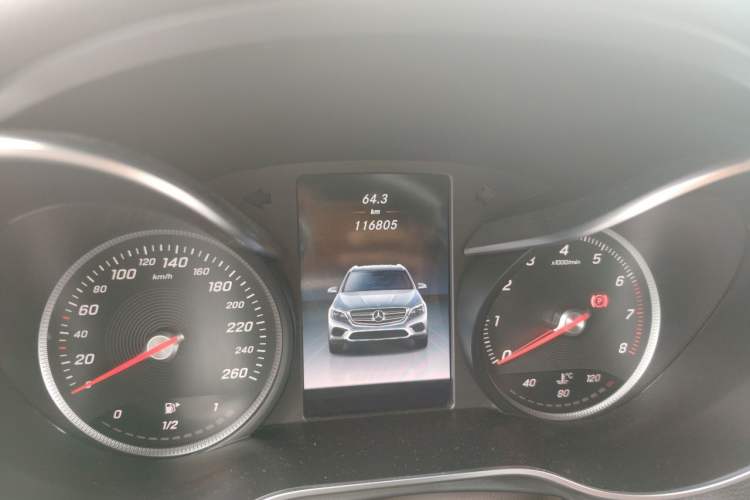 Used Mercedes-Benz GLC 2016 GLC 200 4MATIC Odometer Close Up