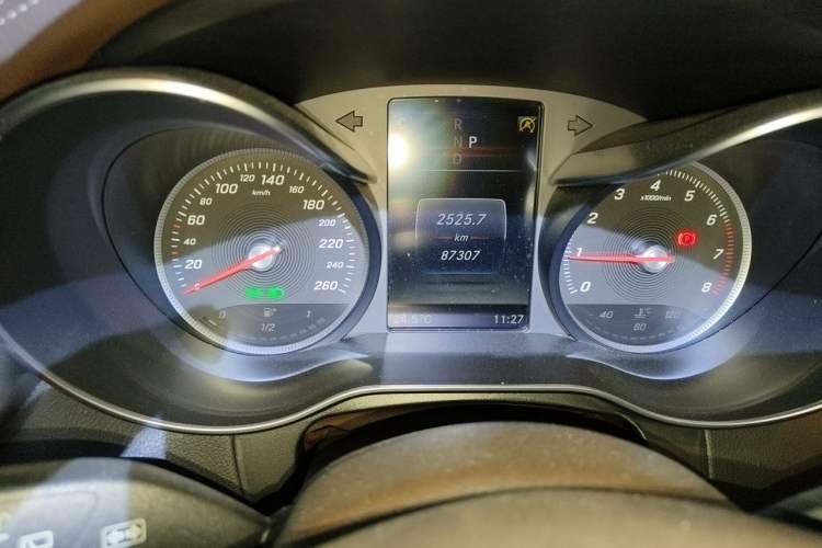 Used Mercedes-Benz GLC 2016 GLC 300 4MATIC Luxury Model Odometer Close Up