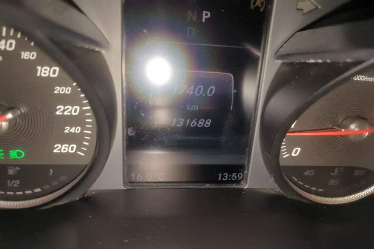 Used Mercedes-Benz GLC 2016 GLC 260 4MATIC Dynamic Edition Odometer Close Up