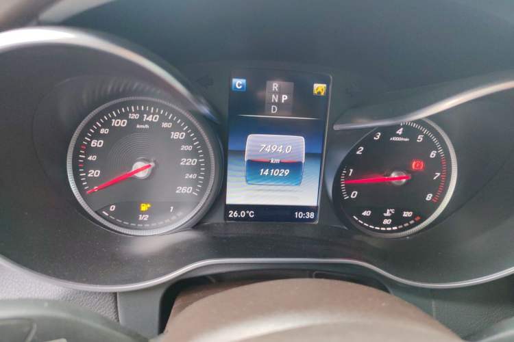 Used Mercedes-Benz GLC 2016 GLC 300 4MATIC Dynamic Model Odometer Close Up