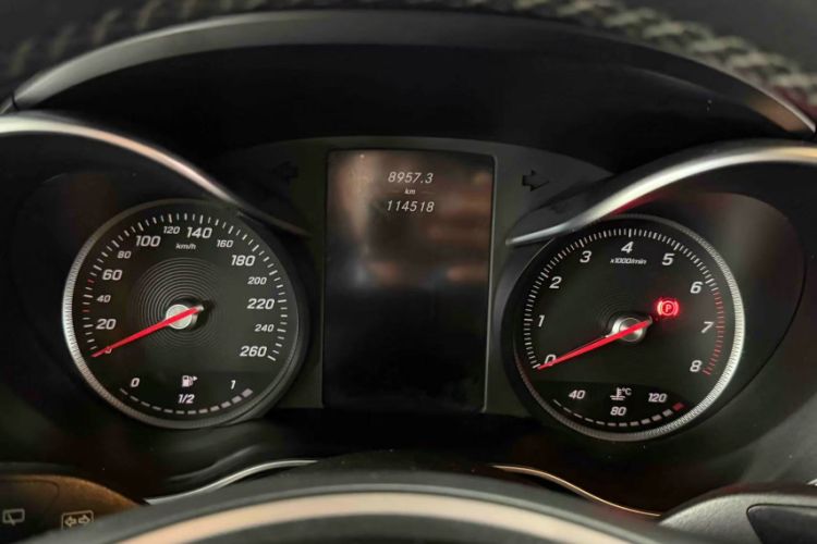 Used Mercedes-Benz GLC 2016 GLC 200 4MATIC Odometer Close Up