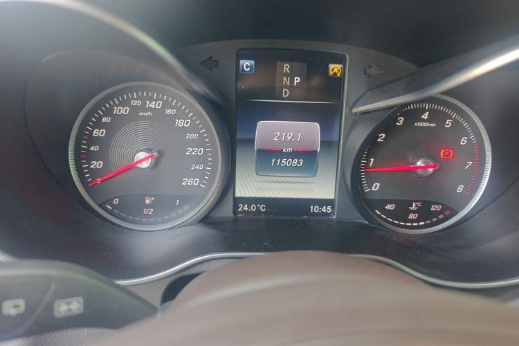 Used Mercedes-Benz GLC 2016 GLC 200 4MATIC Odometer Close Up