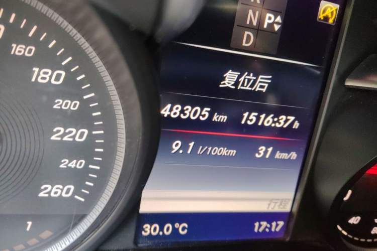 Used Mercedes-Benz GLC 2016 GLC 200 4MATIC Odometer Close Up