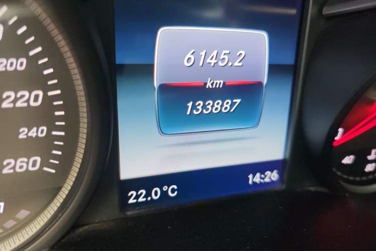 Used Mercedes-Benz GLC 2016 GLC 200 4MATIC Odometer Close Up
