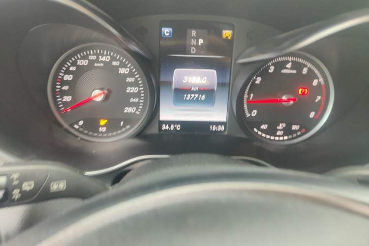 Used Mercedes-Benz GLC 2016 GLC 200 4MATIC Odometer Close Up