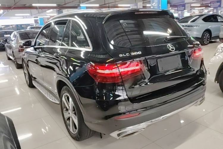 Used Mercedes-Benz GLC 2016 GLC 300 4MATIC Dynamic Model Rear Left 45 Deg