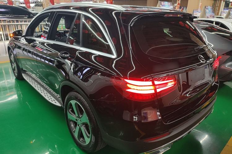 Used Mercedes-Benz GLC 2016 GLC 300 4MATIC Dynamic Model Rear Left 45 Deg