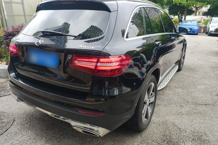 Used Mercedes-Benz GLC 2016 GLC 260 4MATIC Luxury Model Rear Right 45 Deg