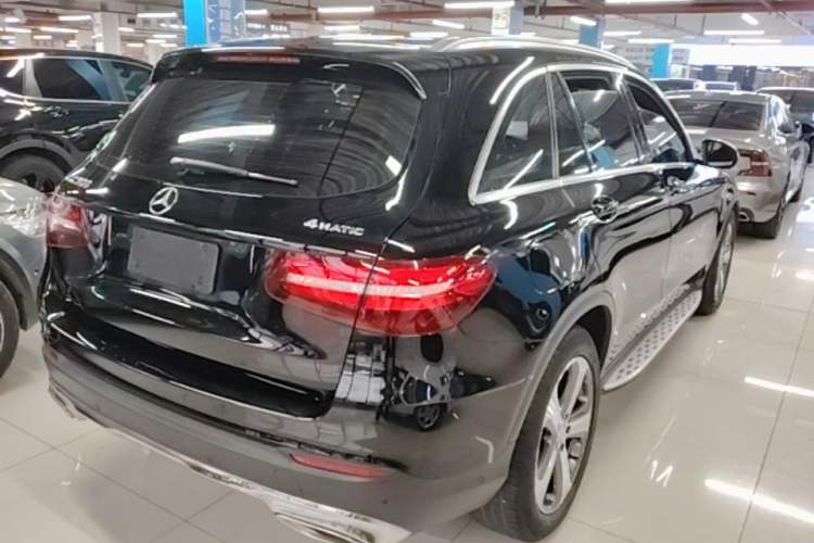 Used Mercedes-Benz GLC 2016 GLC 300 4MATIC Dynamic Model Rear Right 45 Deg