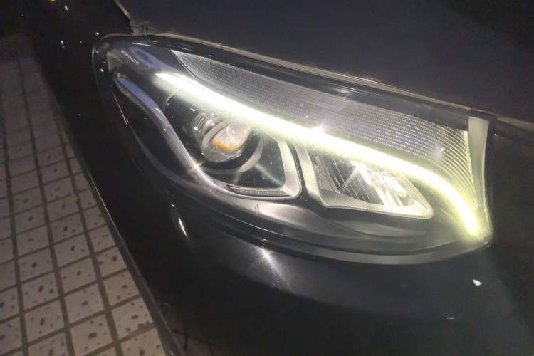 Used Mercedes-Benz GLC 2016 GLC 260 4MATIC Dynamic Edition Right Front Headlight
