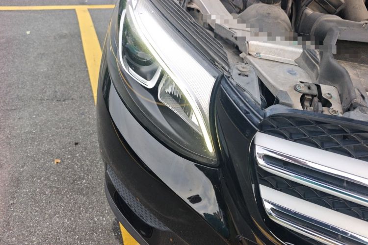 Used Mercedes-Benz GLC 2016 GLC 260 4MATIC Luxury Model Right Front Headlight