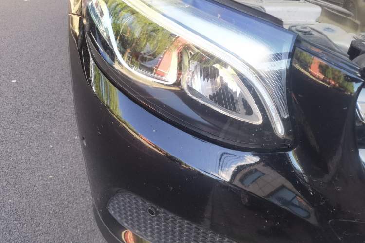 Used Mercedes-Benz GLC 2016 GLC 260 4MATIC Luxury Model Right Front Headlight
