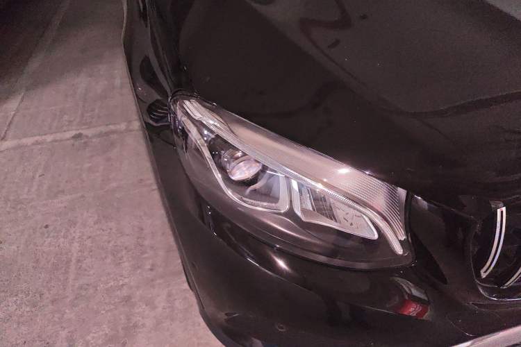 Used Mercedes-Benz GLC 2016 GLC 260 4MATIC Luxury Model Right Front Headlight