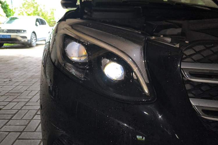 Used Mercedes-Benz GLC 2016 GLC 300 4MATIC Dynamic Model Right Front Headlight