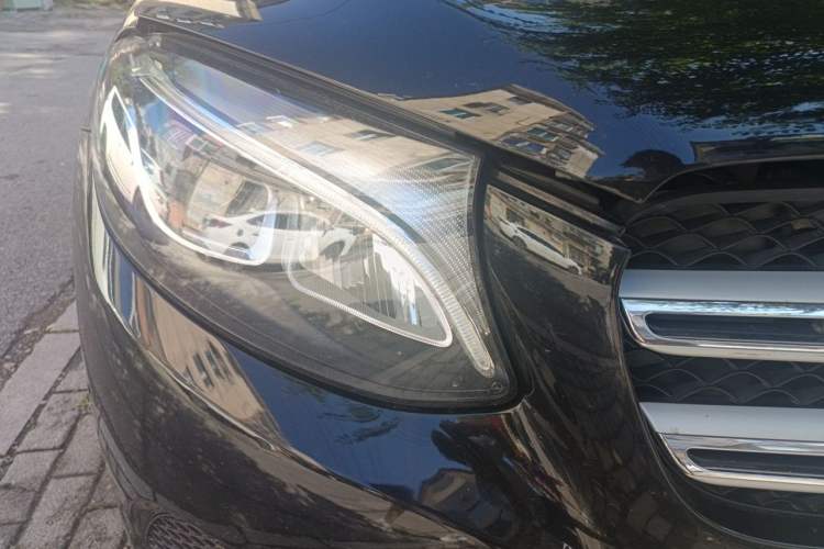 Used Mercedes-Benz GLC 2016 GLC 260 4MATIC Luxury Model Right Front Headlight