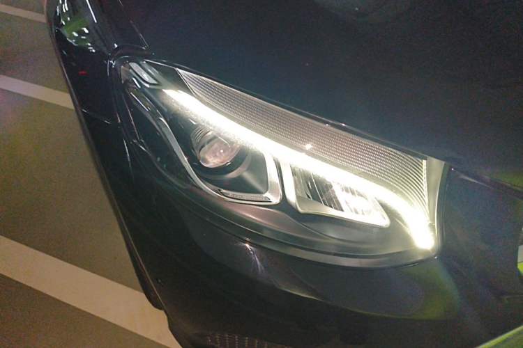 Used Mercedes-Benz GLC 2016 GLC 260 4MATIC Dynamic Edition Right Front Headlight