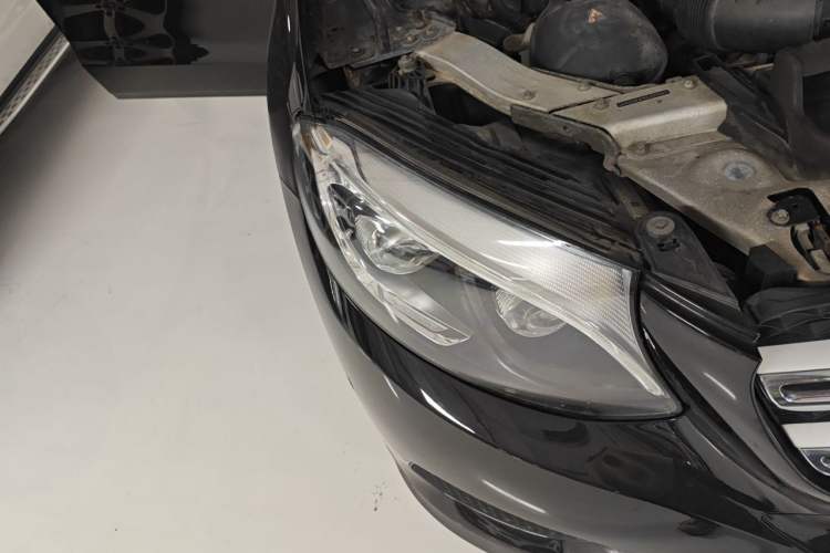 Used Mercedes-Benz GLC 2016 GLC 300 4MATIC Dynamic Model Right Front Headlight