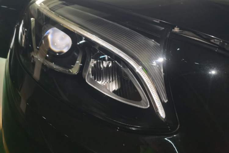 Used Mercedes-Benz GLC 2016 GLC 260 4MATIC Dynamic Edition Right Front Headlight