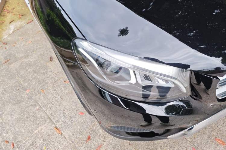 Used Mercedes-Benz GLC 2016 GLC 260 4MATIC Luxury Model Right Front Headlight