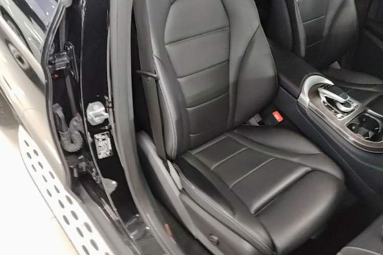 Used Mercedes-Benz GLC 2016 GLC 300 4MATIC Dynamic Model Right Front Seat
