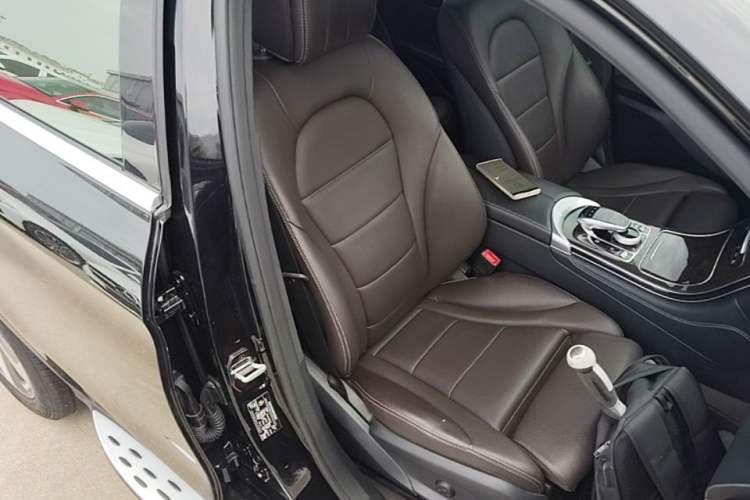 Used Mercedes-Benz GLC 2016 GLC 260 4MATIC Luxury Model Right Front Seat