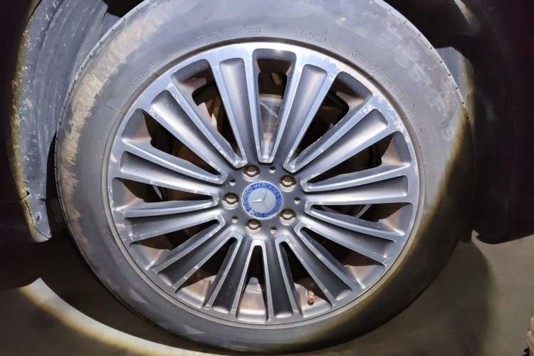Used Mercedes-Benz GLC 2016 GLC 260 4MATIC Dynamic Edition Right Front Wheel Hub