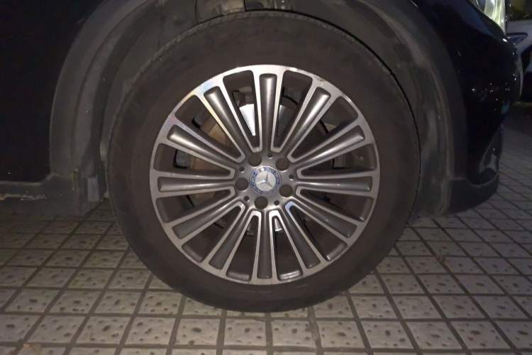 Used Mercedes-Benz GLC 2016 GLC 260 4MATIC Dynamic Edition Right Front Wheel Hub