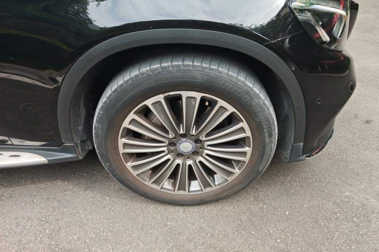 Used Mercedes-Benz GLC 2016 GLC 260 4MATIC Dynamic Edition Right Front Wheel Hub