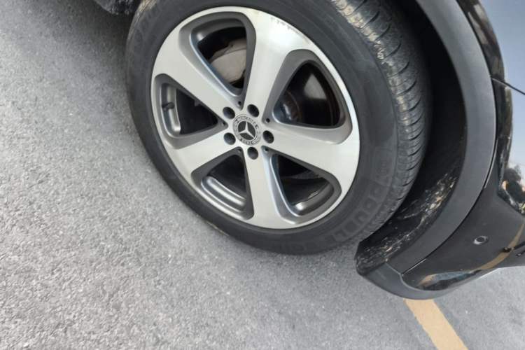 Used Mercedes-Benz GLC 2016 GLC 300 4MATIC Dynamic Model Right Front Wheel Hub