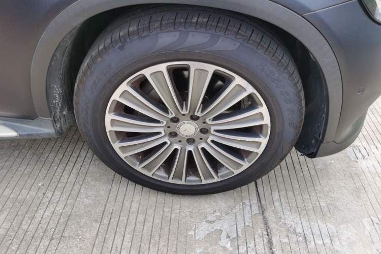 Used Mercedes-Benz GLC 2016 GLC 260 4MATIC Dynamic Edition Right Front Wheel Hub